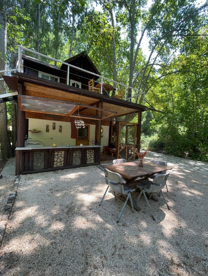 Earth Bungalow